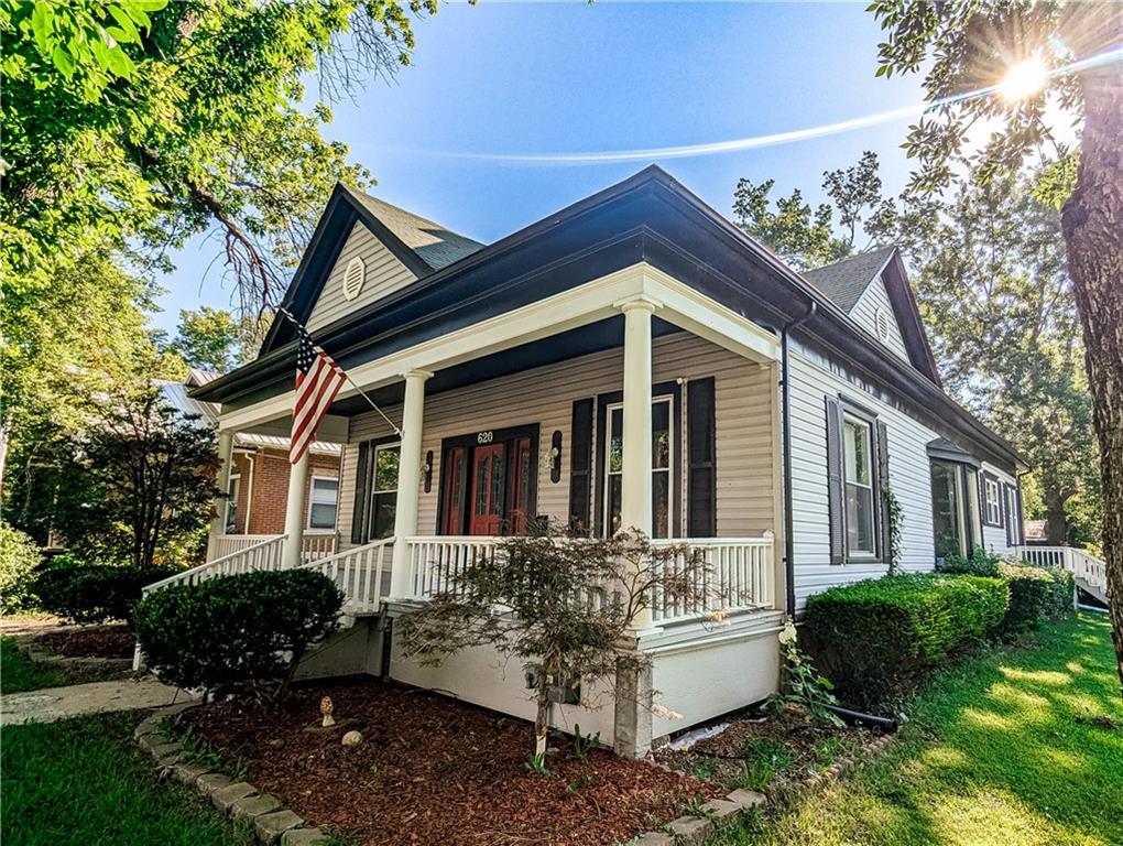 620 N Washington St, Nevada, MO 64772