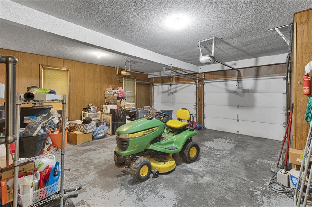6809 N Agnes Ave, Gladstone, MO 64119