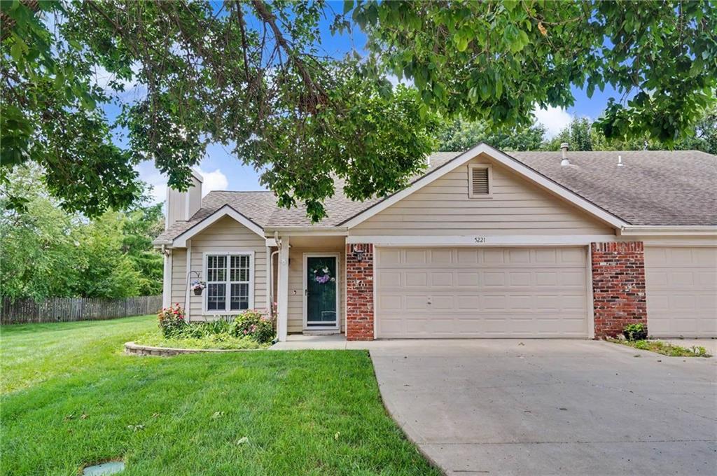 5221 Congressional Pl, Lawrence, KS 66049