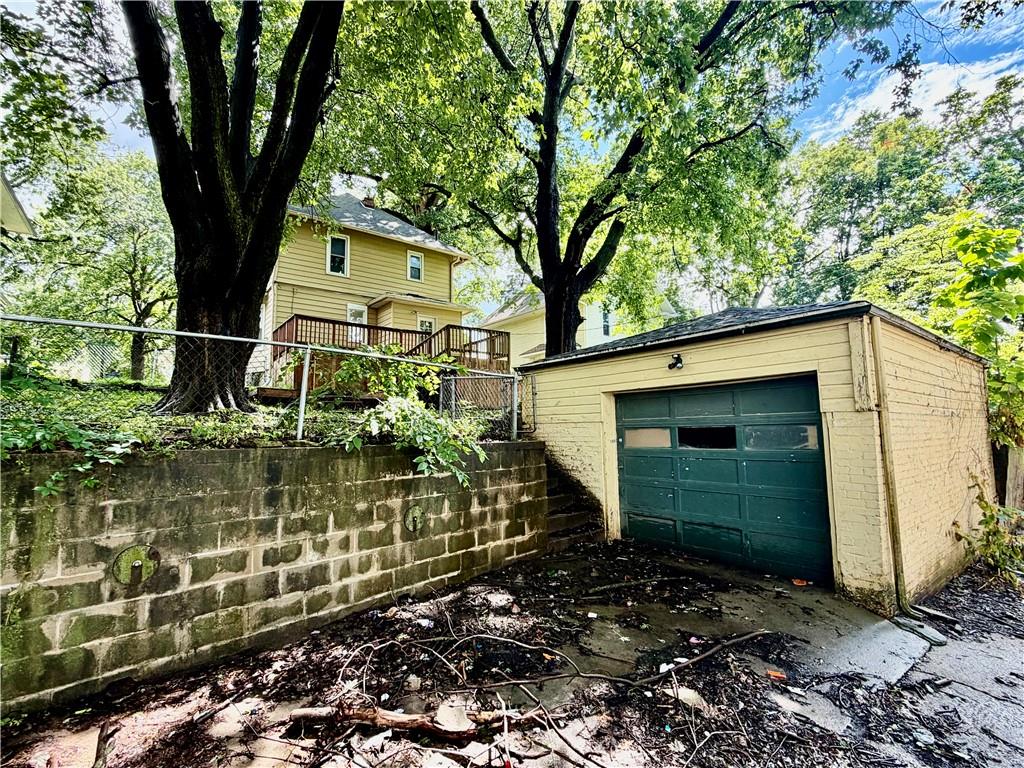 2819 Sacramento St, St Joseph, MO 64507