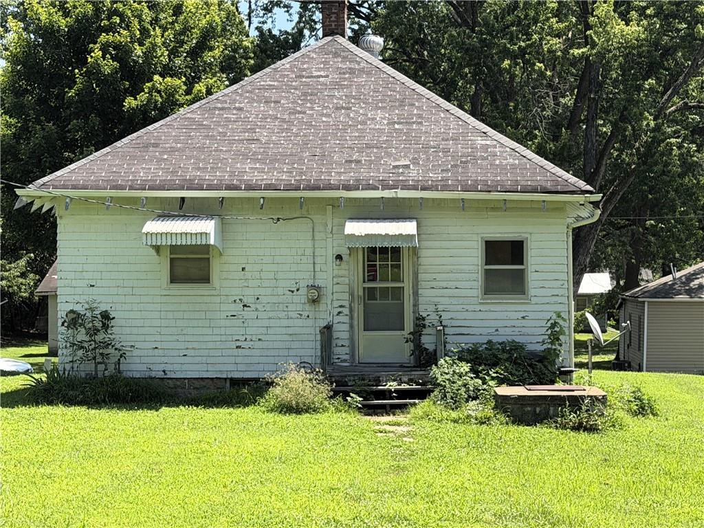 304 S Elm St, Sweet Springs, MO 65351