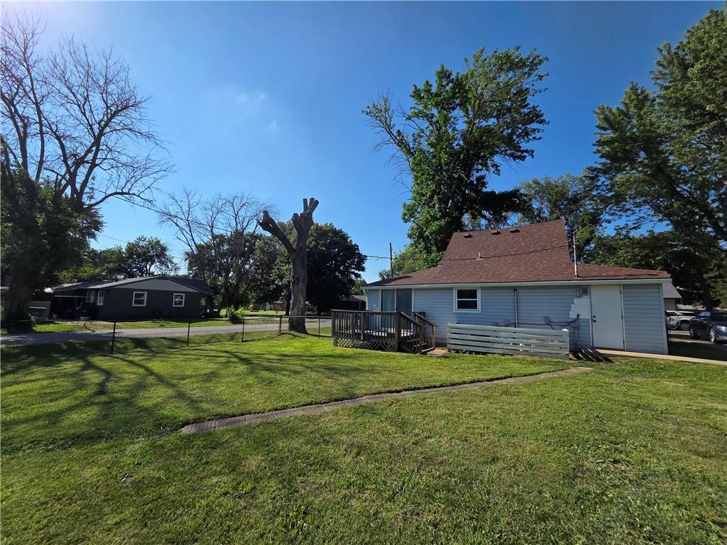 131 W 5th St, Adrian, MO 64720