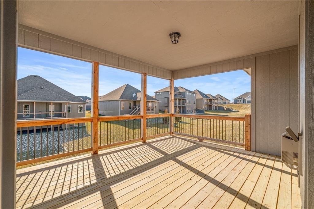 6929 NE 102nd St, Kansas City, MO 64156