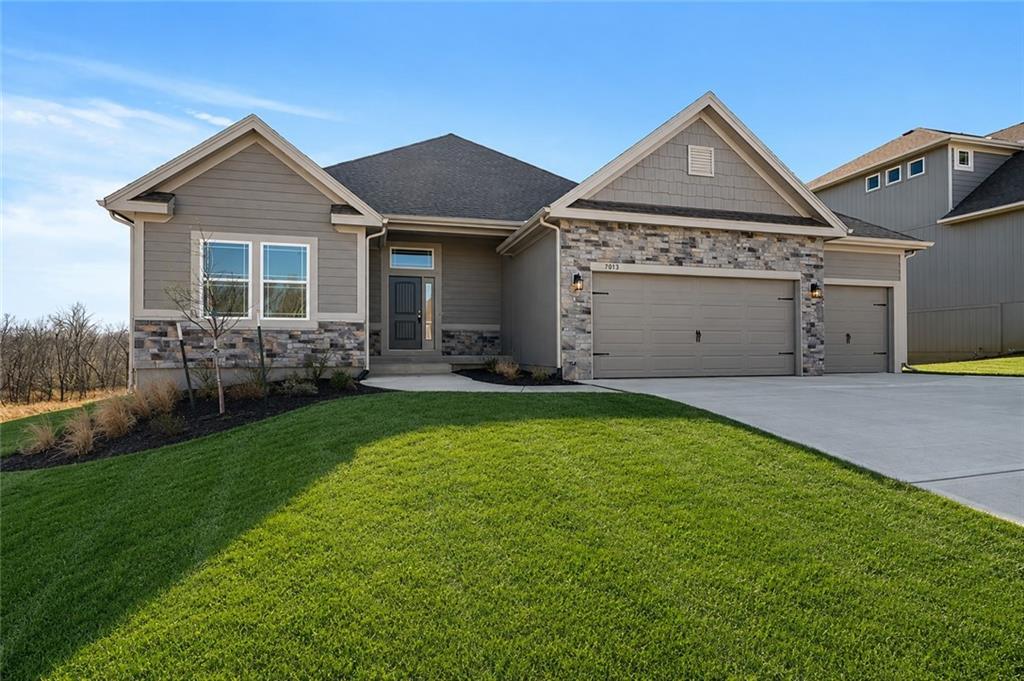 6929 NE 102nd St, Kansas City, MO 64156