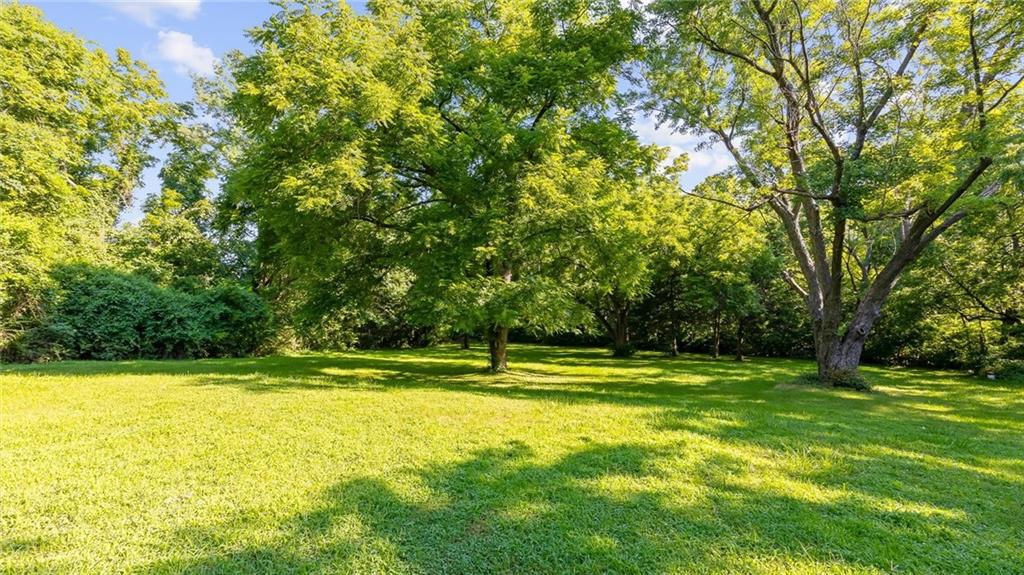 7102 E 55th St, Kansas City, MO 64129