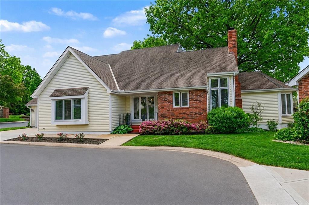 4530 W 90th St, Prairie Village, KS 66207