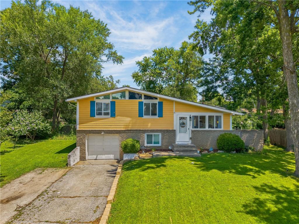 7006 NW 77th St, Kansas City, MO 64152