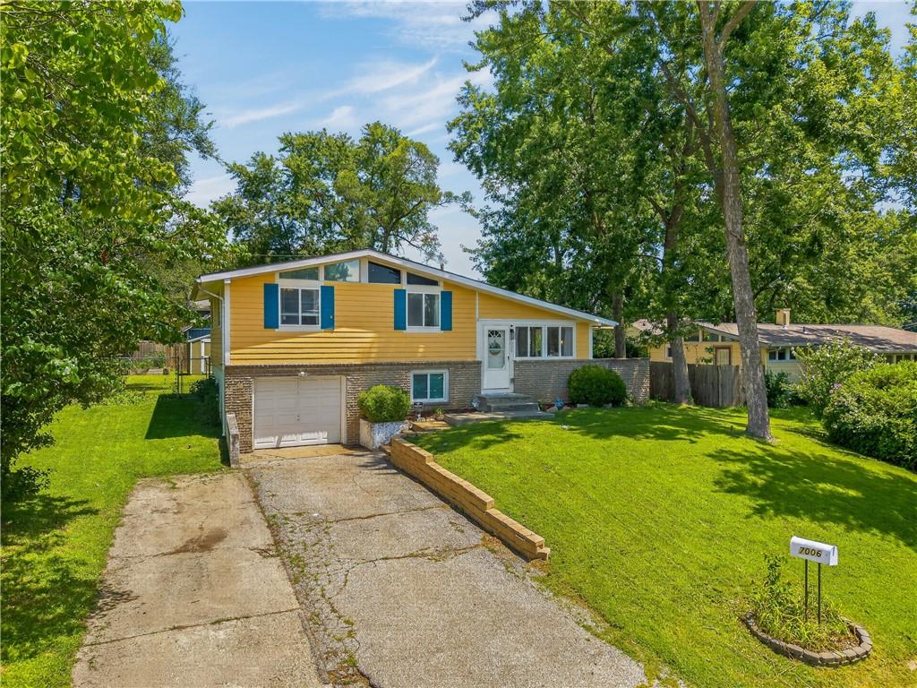 7006 NW 77th St, Kansas City, MO 64152