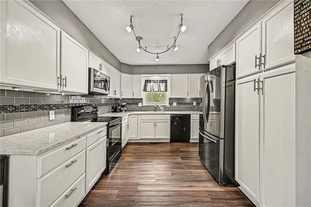 3601 NE 77th St, Kansas City, MO 64119