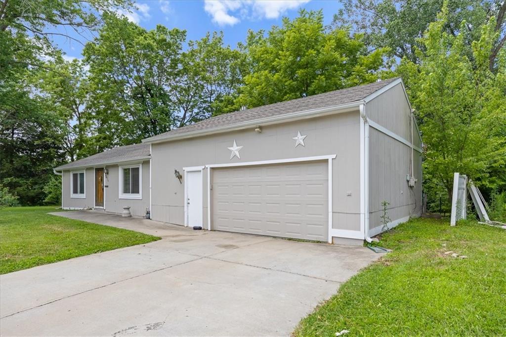 1618 S Mccoy St, Independence, MO 64055