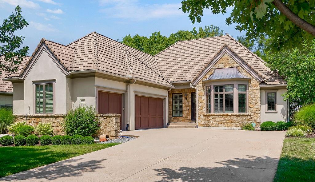 2846 W 137th Ter, Leawood, KS 66224