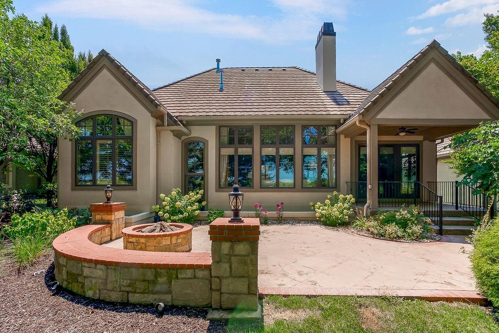 2846 W 137th Ter, Leawood, KS 66224