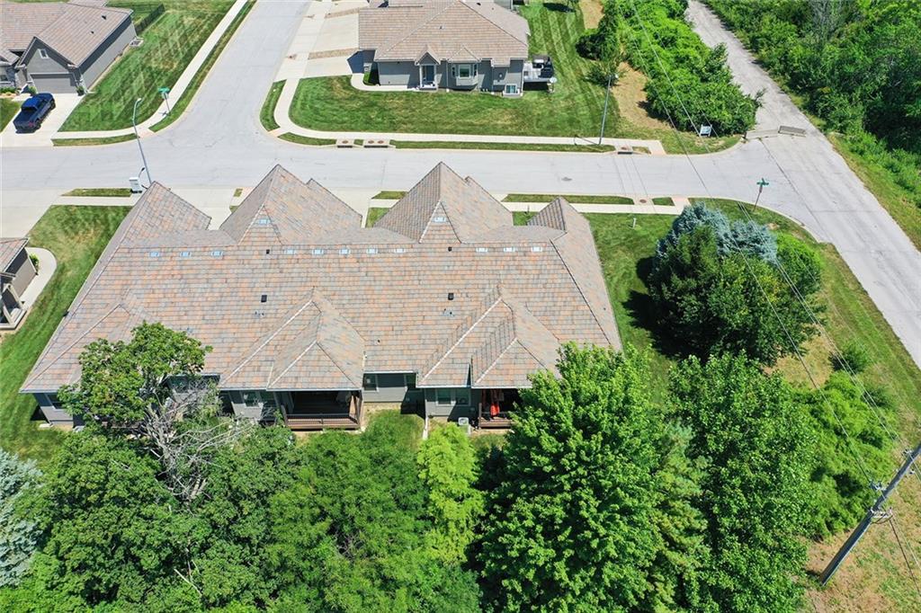 835 NE Lone Hill Dr, Lee's Summit, MO 64064