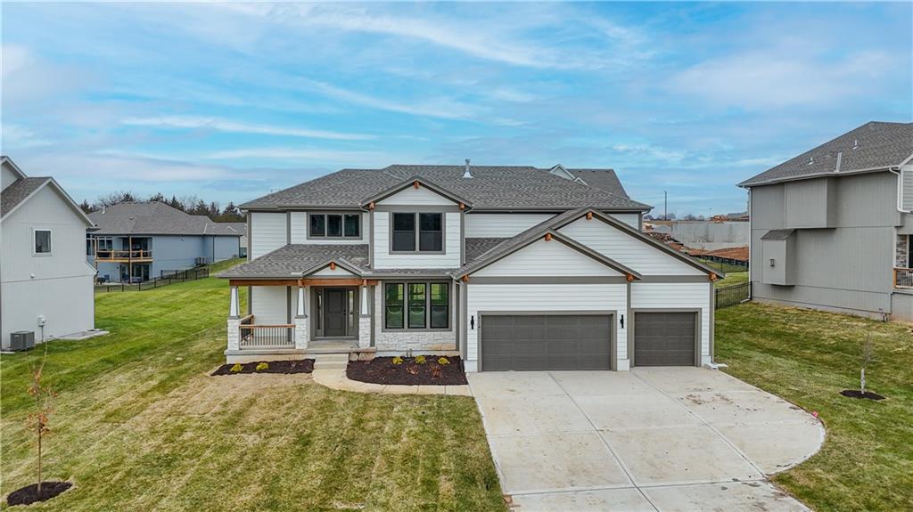 6034 Arapahoe St, Shawnee, KS 66226