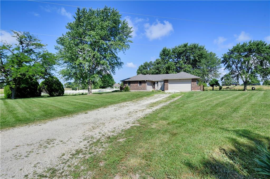 22284 Rosewood St, Bucyrus, KS 66013