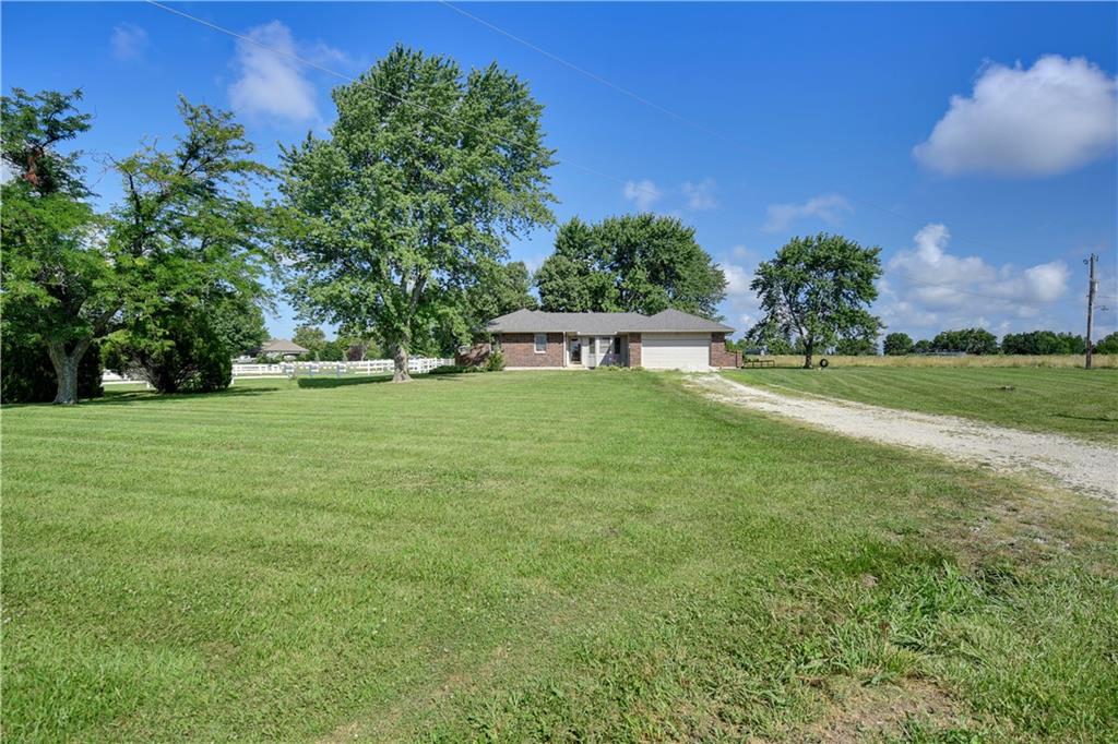 22284 Rosewood St, Bucyrus, KS 66013