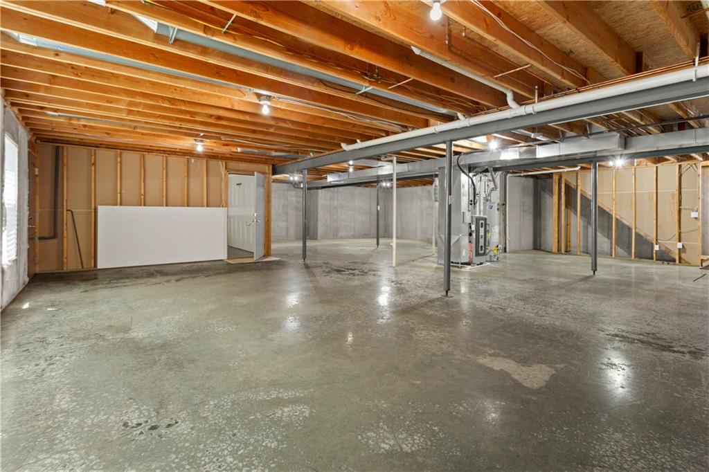 707 NW Baytree Cir, Grain Valley, MO 64029