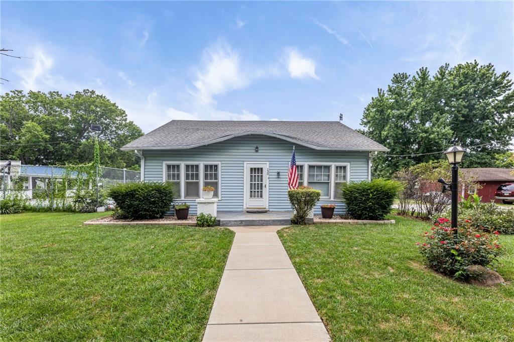 130 N Center Ave, Williamsburg, KS 66095