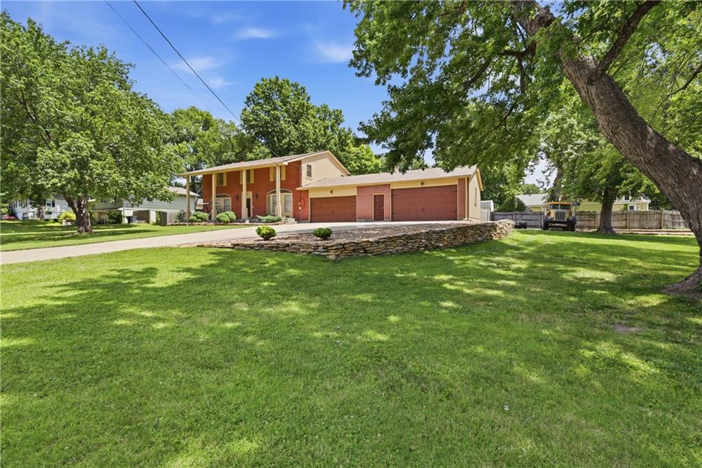 3609 S Phelps Rd, Independence, MO 64055