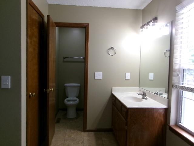 1024 SW Hillcrest Dr, Blue Springs, MO 64015