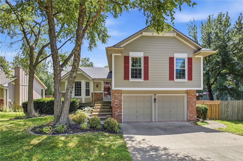 9505 W 47th Ter, Shawnee, KS 66203