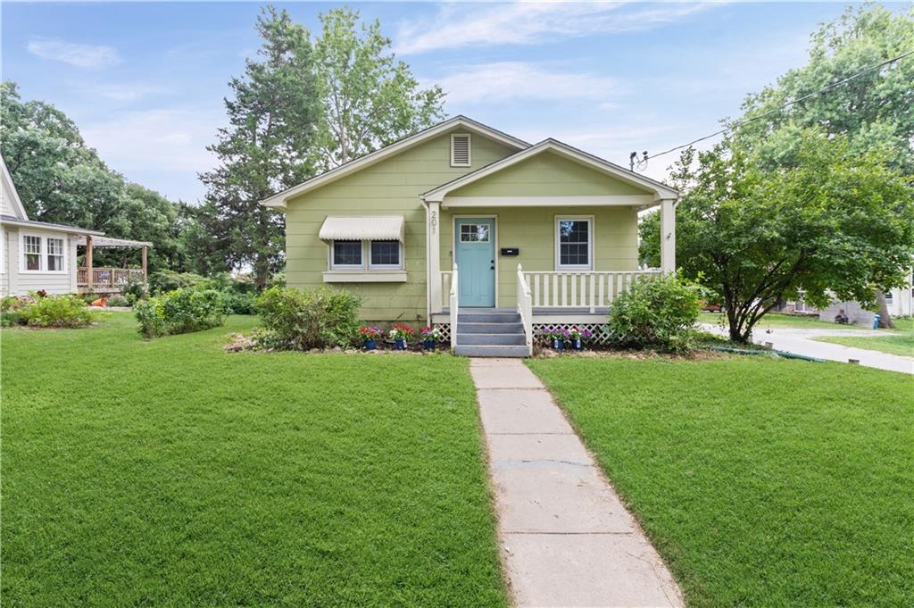 201 E Hurt St, Liberty, MO 64068