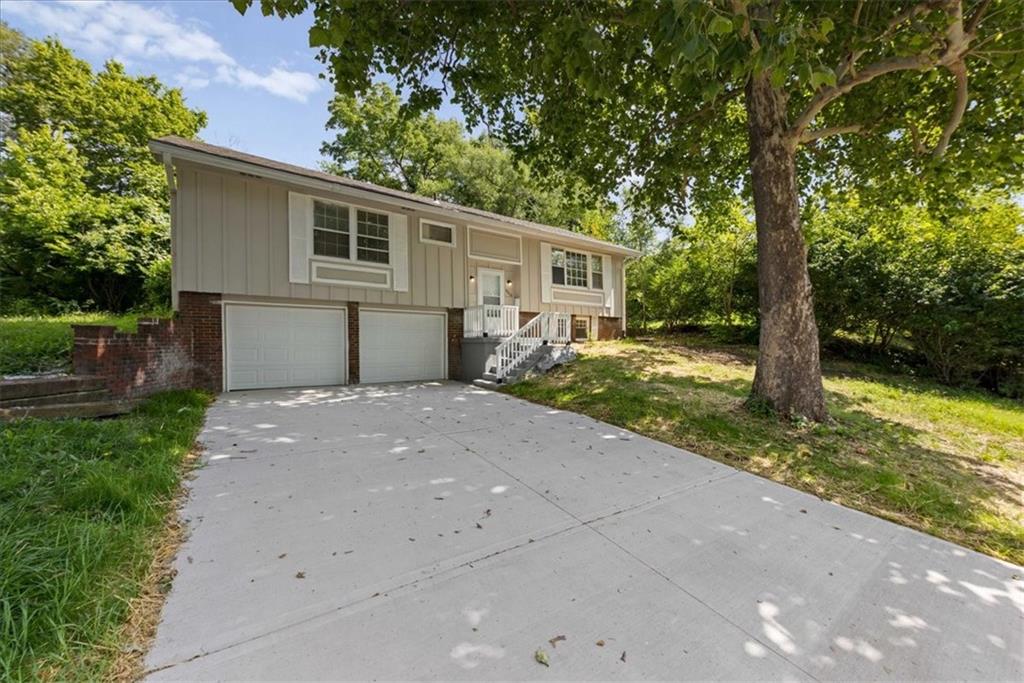 4210 E 53rd St, Kansas City, MO 64130