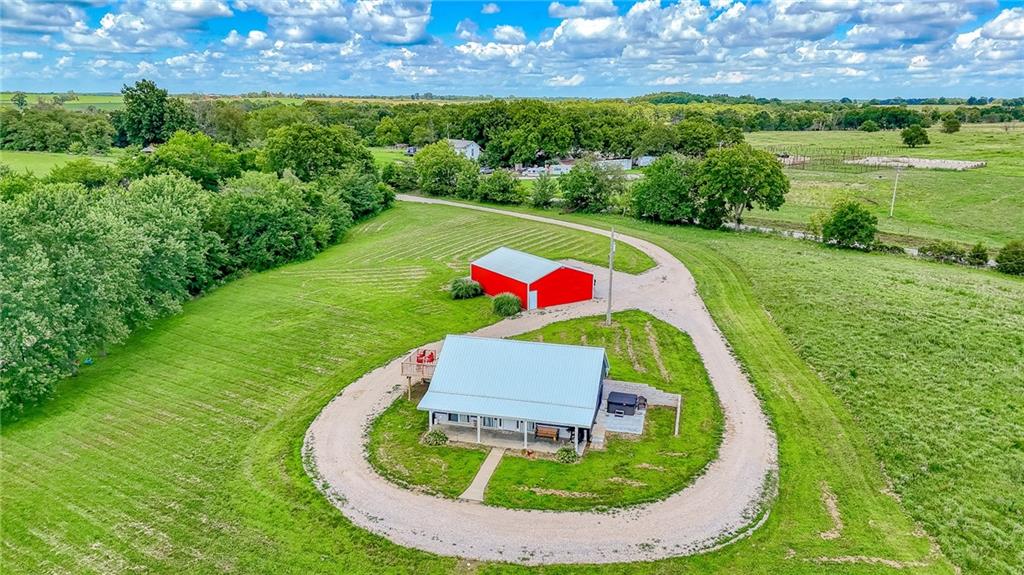 938 SW 13 Hw, Leeton, MO 64761