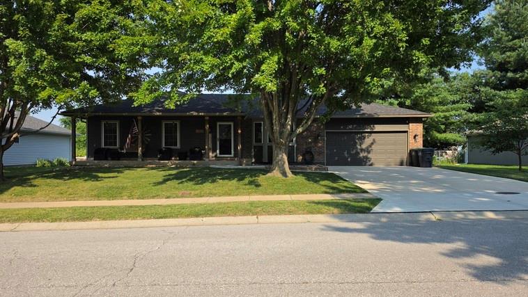 809 SW Hereford Dr, Grain Valley, MO 64029