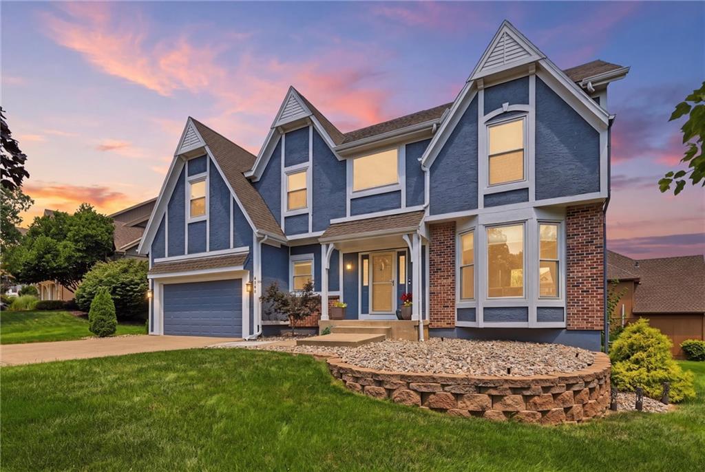 8900 W 148th Ter, Overland Park, KS 66221