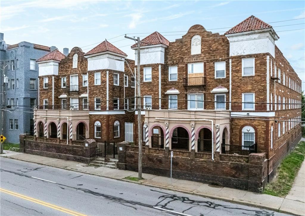 115-119 W 39th St, Kansas City, MO 64111