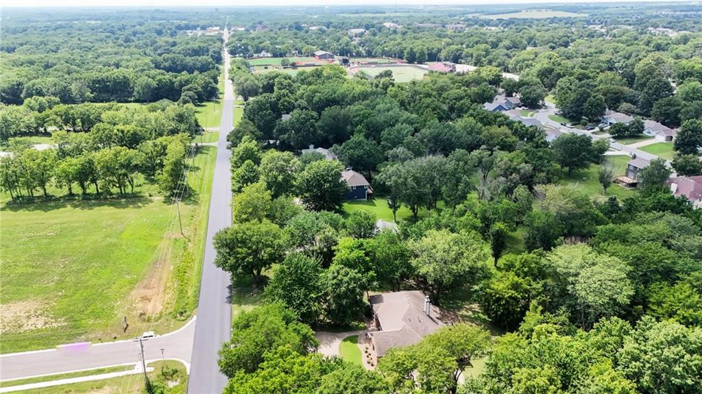 204 E High St, Baldwin City, KS 66006