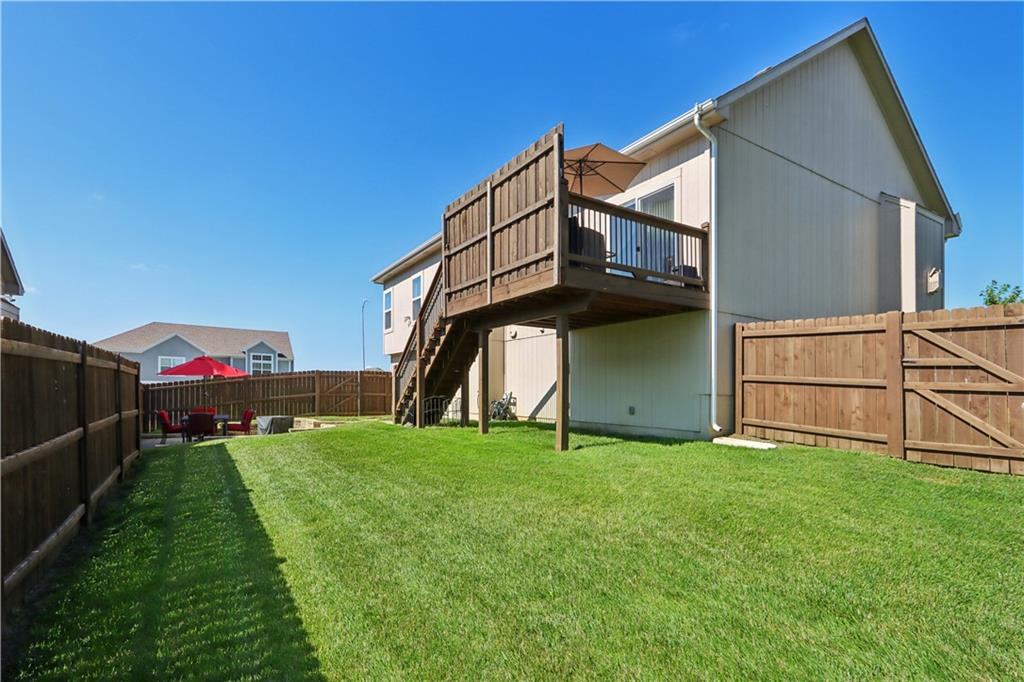 805 Cedar Ridge Dr, Raymore, MO 64083
