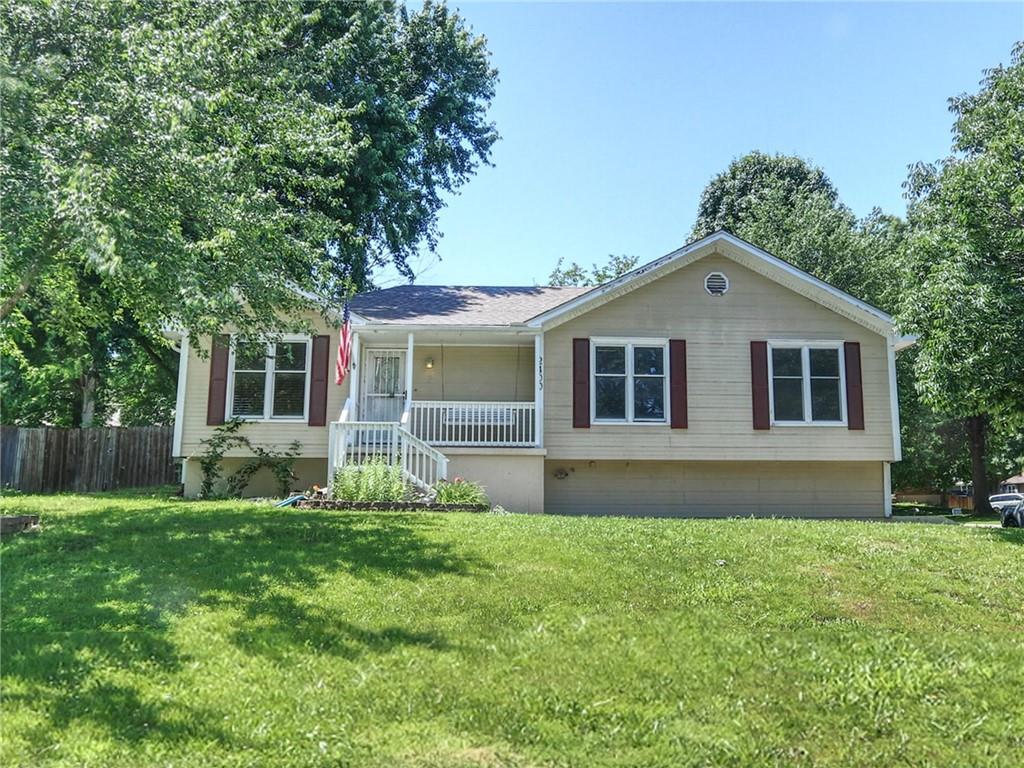 2400 S Park Ave, Oak Grove, MO 64075
