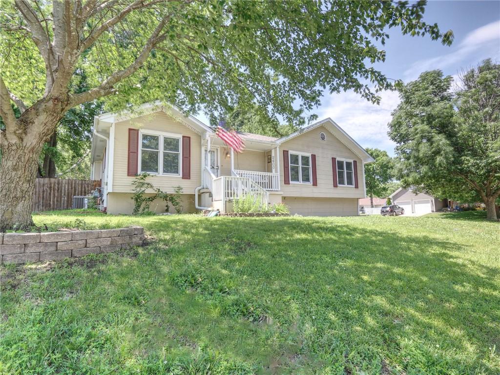 2400 S Park Ave, Oak Grove, MO 64075
