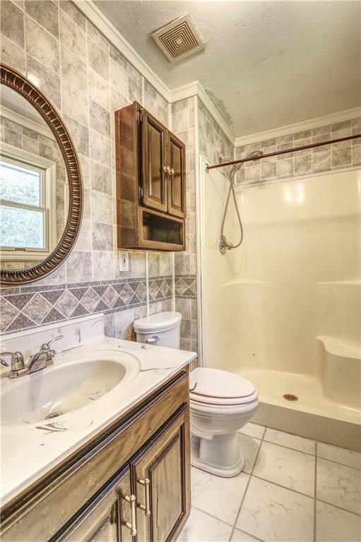 2400 S Park Ave, Oak Grove, MO 64075