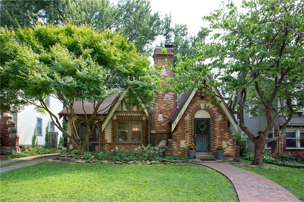 405 E 72nd St, Kansas City, MO 64131