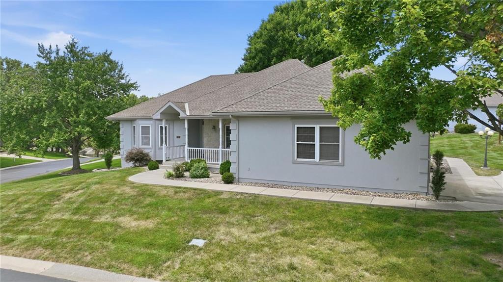 2910 S Swope Dr, Independence, MO 64057