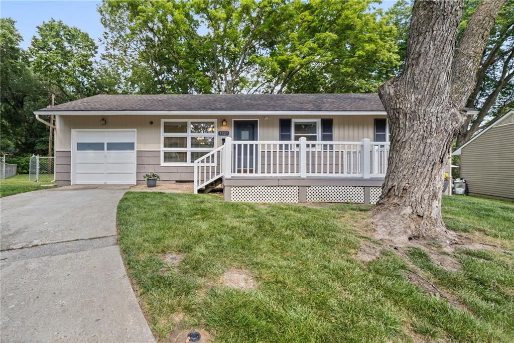 5327 Maple St, Mission, KS 66202