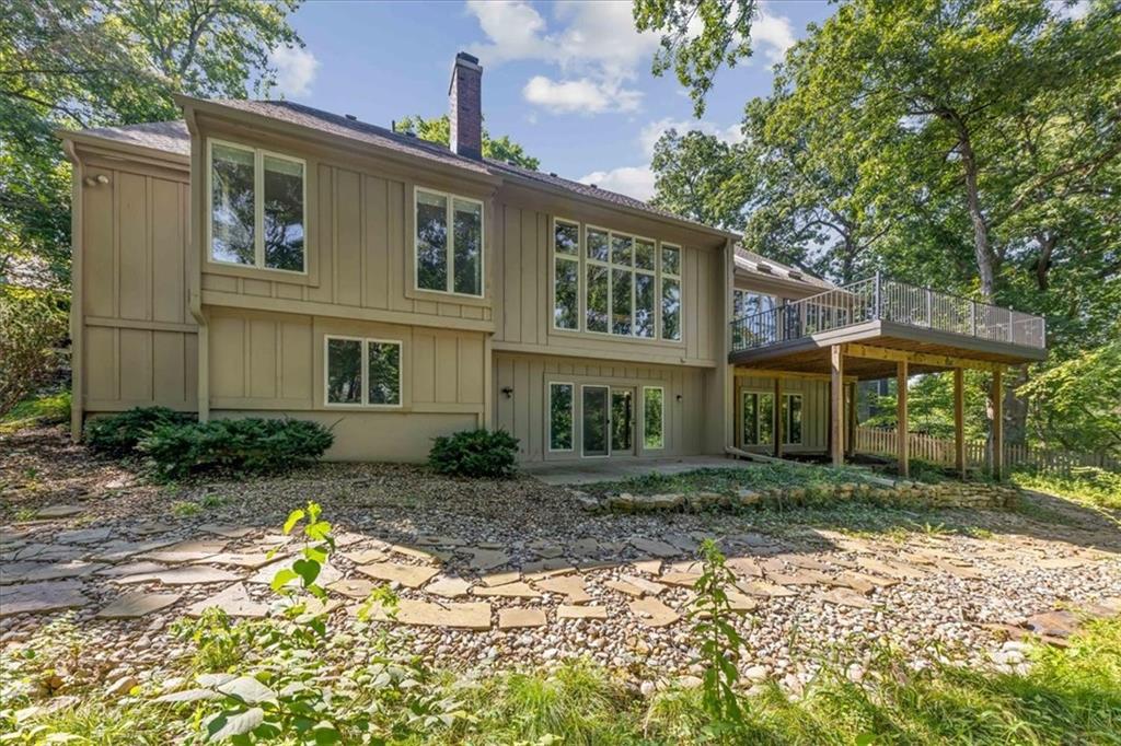12613 Walmer St, Overland Park, KS 66209