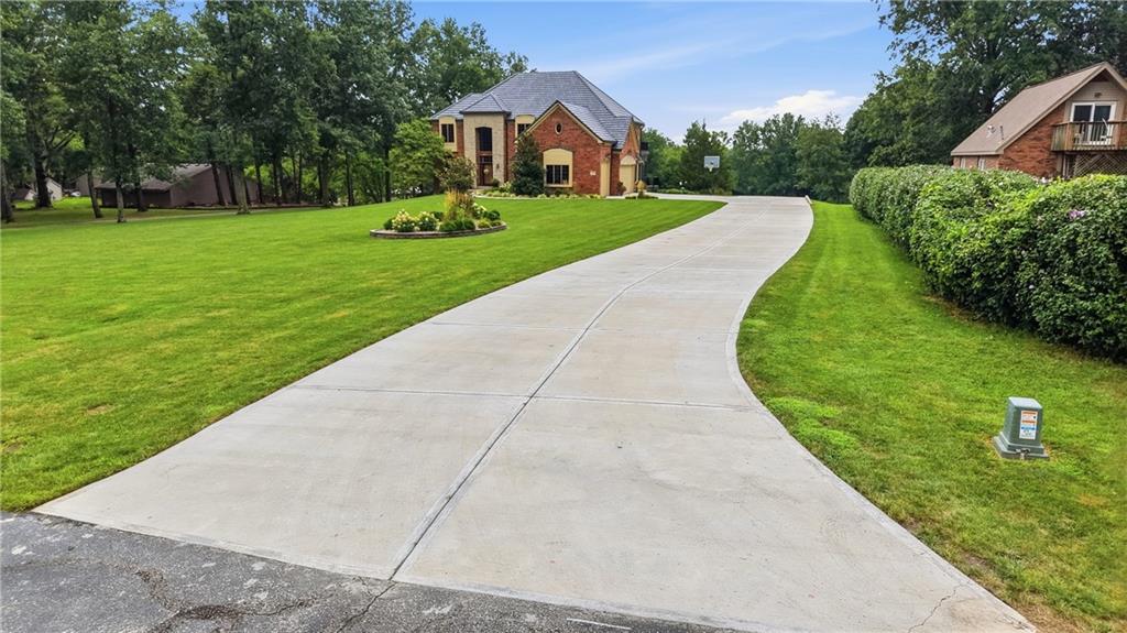 4402 NW Bittersweet Ln, Blue Springs, MO 64015