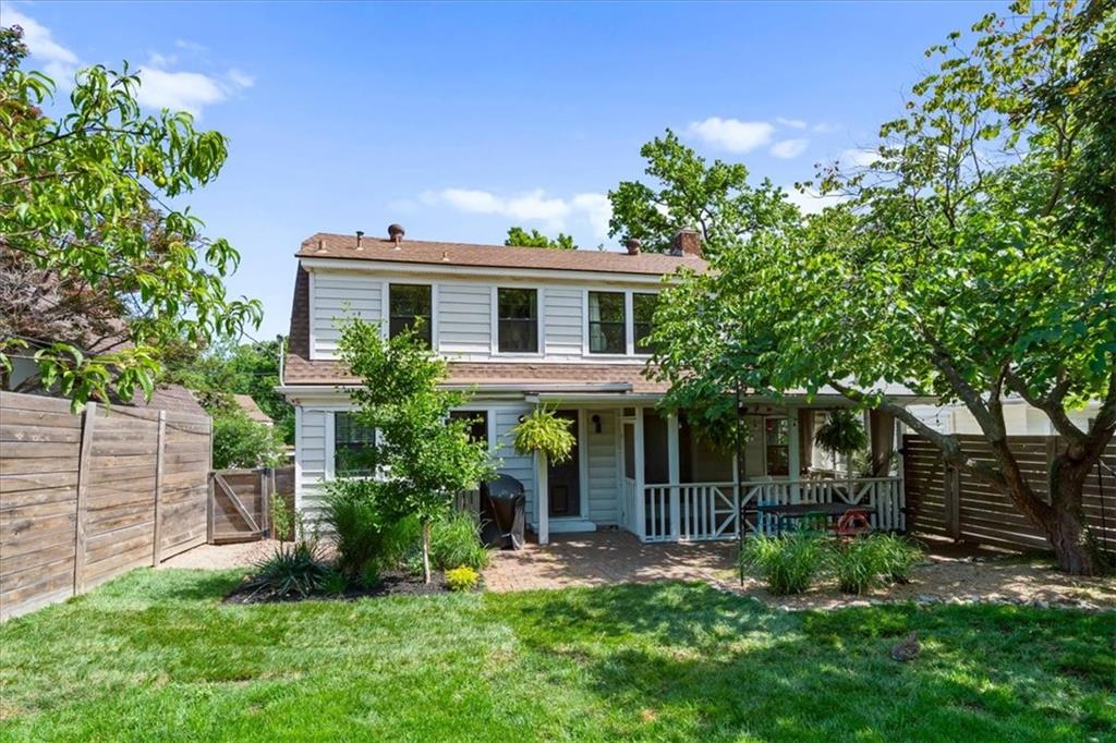 27 W Winthrope Rd, Kansas City, MO 64113