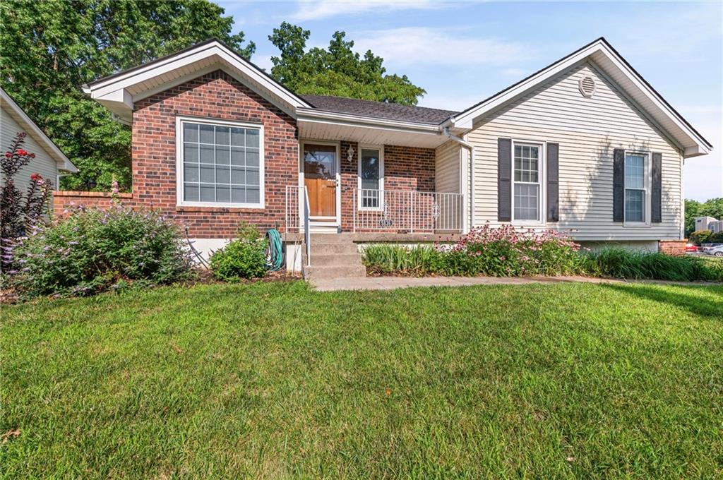 5836 N Indiana Ave, Gladstone, MO 64119