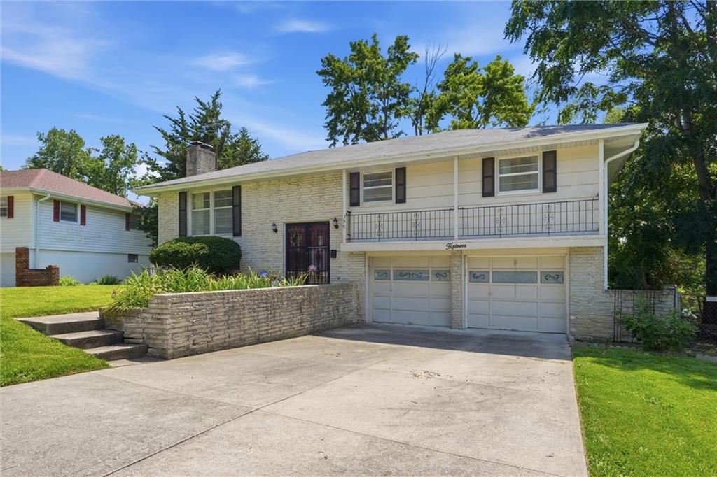 15 W 91st Ter, Kansas City, MO 64114
