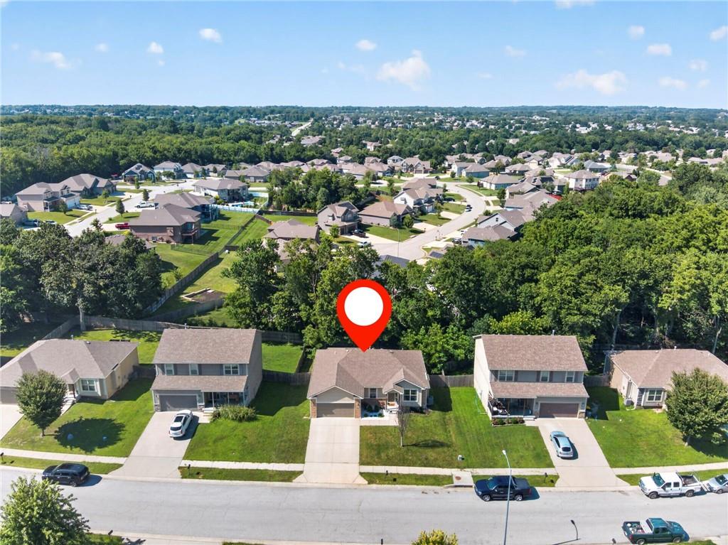 1308 NW Hilltop Ln, Grain Valley, MO 64029