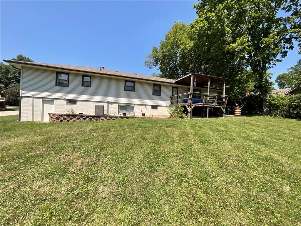 7515 High Dr, Pleasant Valley, MO 64068