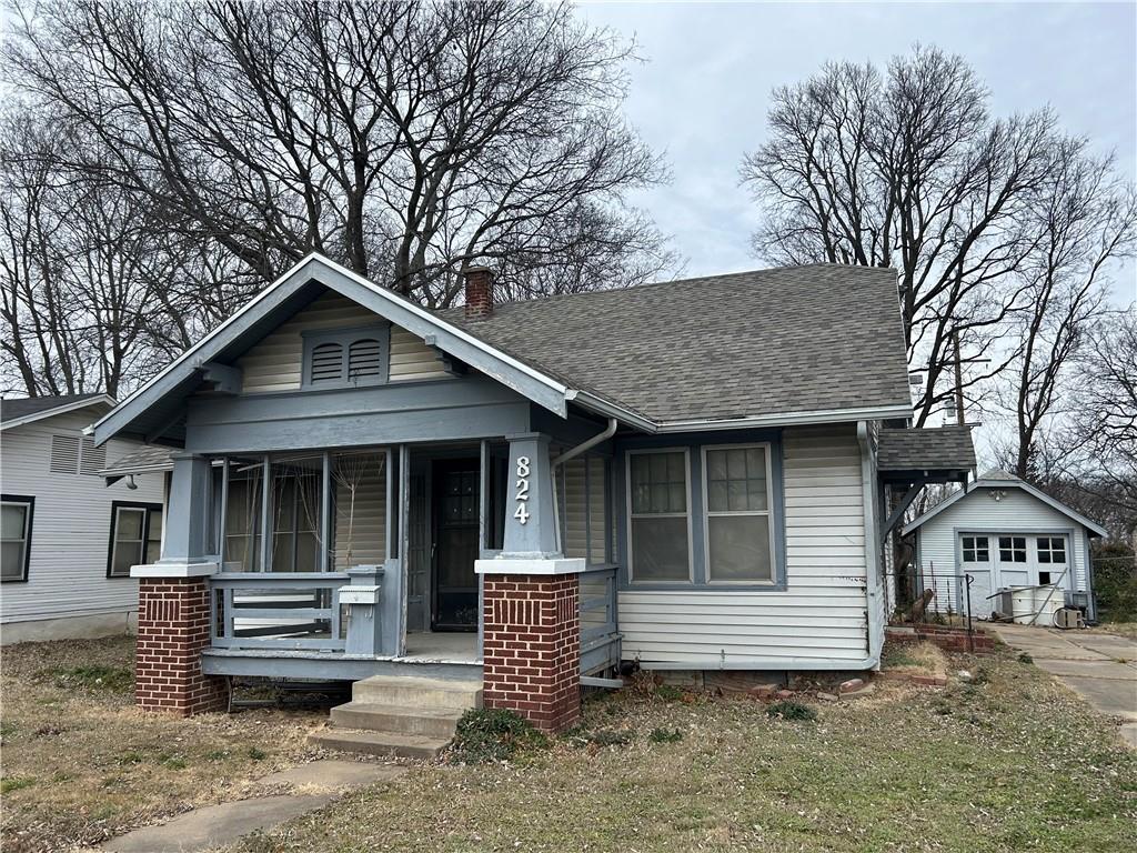 824 E Main St, Independence, KS 67301