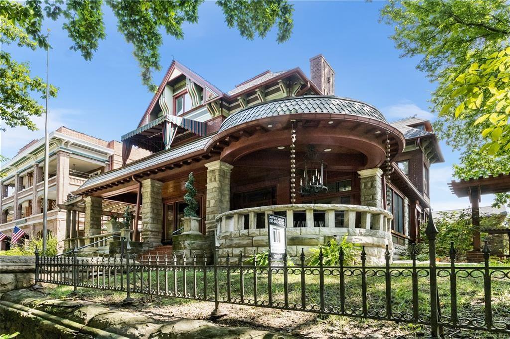425 Gladstone Blvd, Kansas City, MO 64124