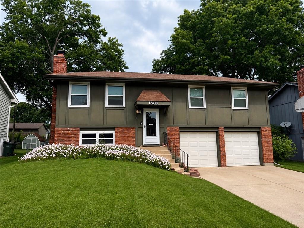 1509 S Scarborough St, Olathe, KS 66062