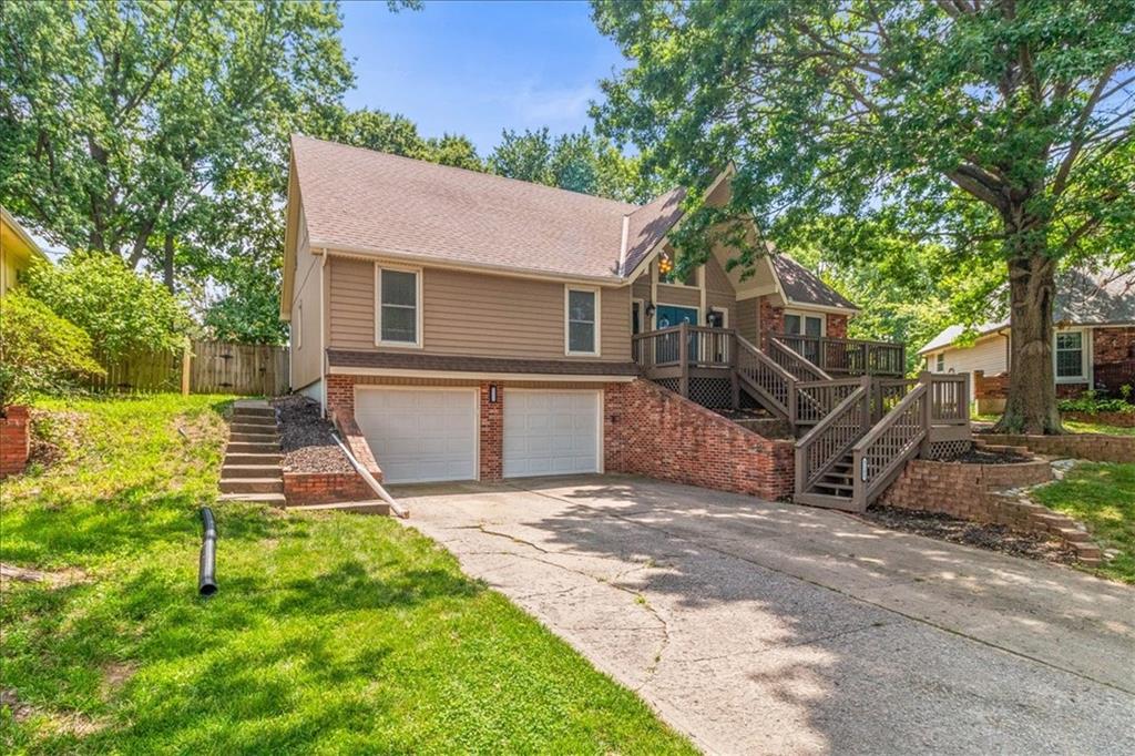 3105 NE 71st St, Gladstone, MO 64119